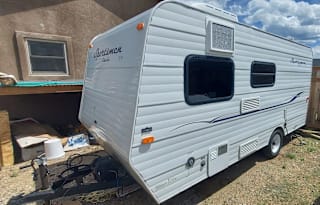 Pet friendly RV and easy to drive!
