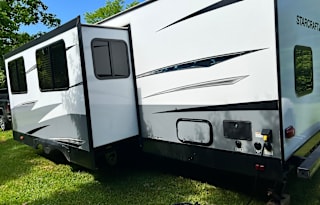 2018 Starcraft Launch Outfitter 27BHU