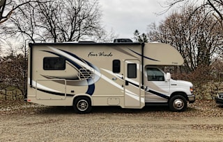 John‘s Thor Motor Coach Four Winds 22E