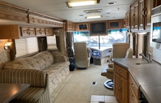 2006 Coachmen RV Sportscoach Cross Country 385 DS