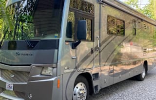 2008 Itasca Sunrise Workhorse 32H