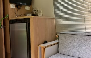 GUNNAR - 2008 Airstream Safari Sport M-17
