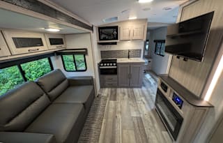Sundance UltraLite | Big Camper w/ Kids' Bunkhouse