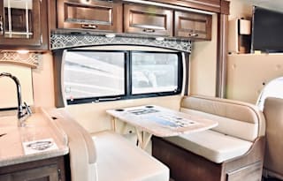 On The Go Chateau *2019 Bunkhouse*