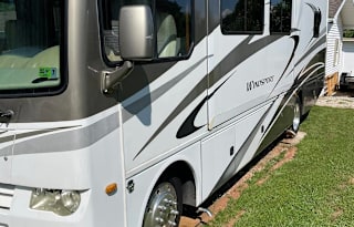 2011 Thor Motor Coach Windsport 32V
