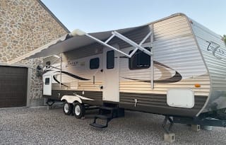 2014 CrossRoads RV Zinger ZT32QB