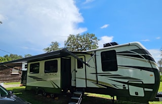 2023 LUXURY Outback