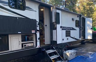 Fun Family Trailer! '22 Sundance Ultra Lite