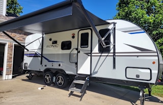 2022 Venture RV Sonic SN220VBH