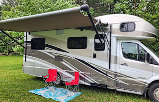 The Best View - 25 ft. Mercedes Winnebago View