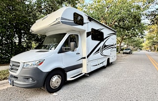 “Sunshine” your Mercedes'experience & pet-friendly