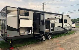 GreySea - 2021 Coachmen RV Apex Ultra-Lite 284BHSS