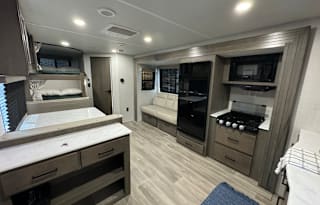Ponderosa Retreat: 2024 Transcend Xplor BunkHouse