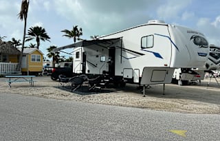 2024 Forest River RV Cherokee Arctic Wolf 321BH