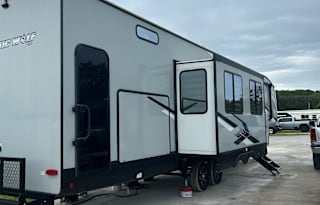 Spacious Kid Approved Fifth Wheel Rental