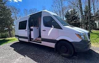 Luna The Camper Van