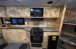 2023 Ice Castle Walleye Chaser