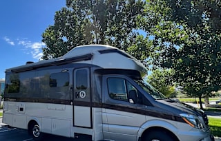 2018 Tiffin 24' Fully Stocked/Auto-Level