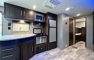 2018 CrossRoads RV Zinger ZR290KB