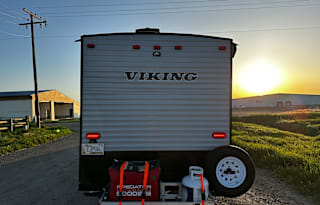 Vikki the Viking: 2018 Forest River RV VIKING 17FB