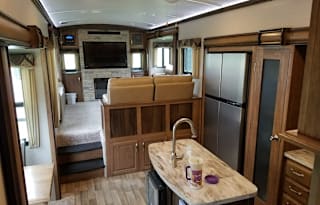2017 Keystone RV Montana 3790 RD