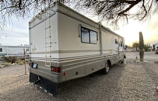 2000 Fleetwood RV Bounder