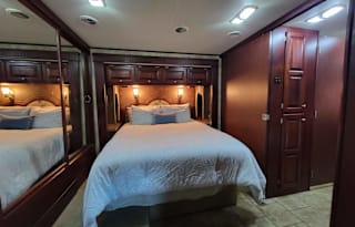 2011 Tiffin Motorhomes Allegro RED with Starlink!