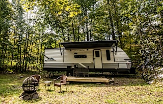 Secluded Luxury Camper in the Woods