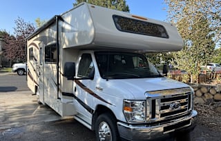 2018 Forest River Coachmen Leprechaun, Sleeps 8