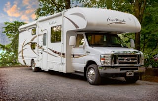 2013 C-Class Bunk House Great for Families