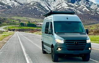 Storyteller Overland 4x4 Stealth Mode