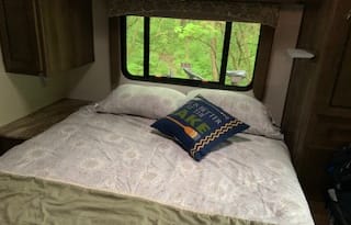 2019 Coachmen  Freelander 27QB