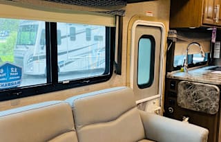 2021 Thor Motor Coach Outlaw Class C 29J