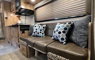 2020 Coachmen RV Leprechaun 260RS Ford 350