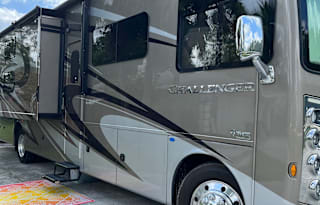 2021 Thor Motor Coach Challenger 37DS