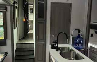 2021 Montana RV – Optional Truck Rental Available!