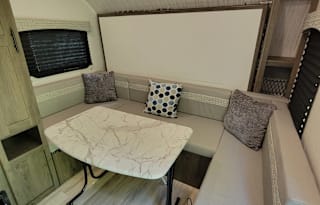 Casey & Crystal's Kid Friendly Vacation on Wheels