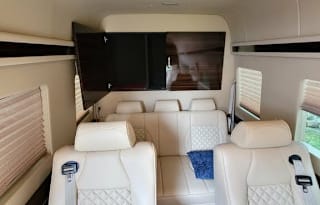 Mercedes Benz Luxury Sprinter Daycruiser