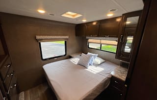 2020 Thor Motor Coach Freedom Elite 30FE  "KOBE"
