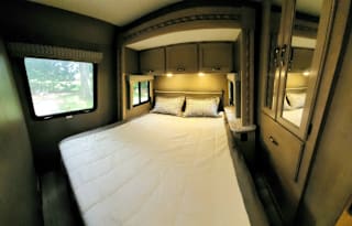 Thor Motor Coach Freedom Elite 22FE