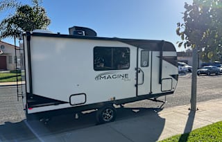 Grand Design- Kid and pet friendly RV/Dry camping