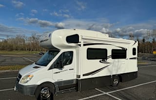 Easy Breezy 2009 Holiday Rambler 24RBF Motorhome