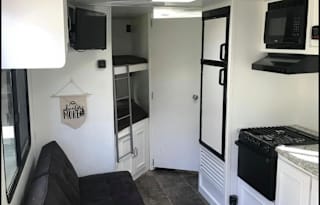 Party of 7 Happy Hideaway Rental