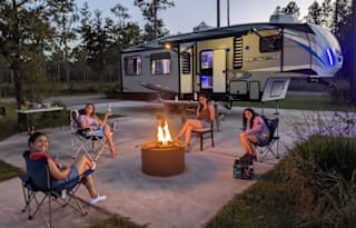 Arctic Wolf 291RL 5th wheel