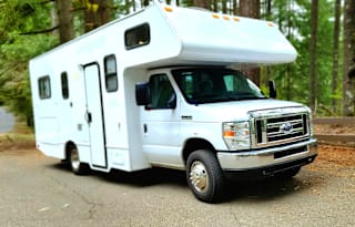 2018 Thor Motor Coach Four Winds 24F