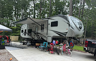 Shaw’s Pet/Kid Approved Camper Rental