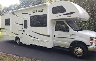 2021 Class C Thor Four Winds Easy Glamper