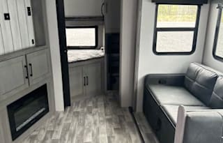 BRAND NEW! 33ft 2022 Dutchmen Kodiak Ultra Lite