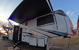 2022 Vengeance Rogue Armored Bunkhouse