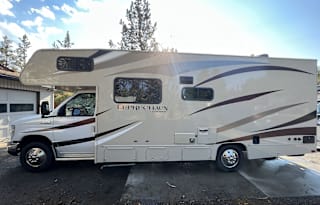 2018 Forest River Coachmen Leprechaun, Sleeps 8